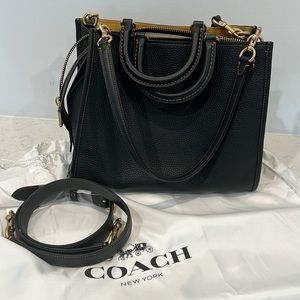 Coach Rogue 25
